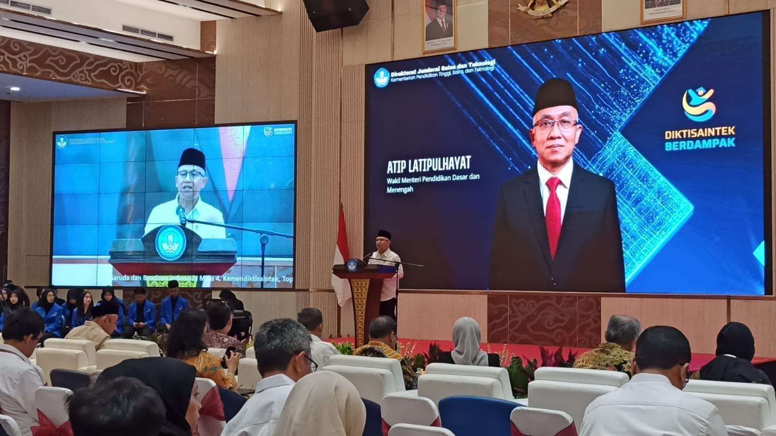 28 Wamendikdasmen: Digitalisasi Pembelajaran Tidak Gantikan Peran Guru