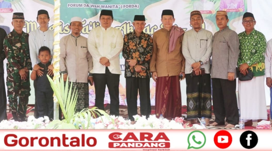 28 Pemerintah Kabupaten Pohuwato menyambut baik dan memberikan apresiasi atas pelaksanaan Majelis Taklim Akbar ke-19 yang digelar di lapangan Kelurahan Libuo, Kecamatan Paguat, Ahad (26/10/2025).