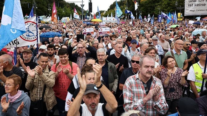 28 Demo di Berlin Menentang Keterlibatan Jerman di Konflik Timteng dan Ukraina