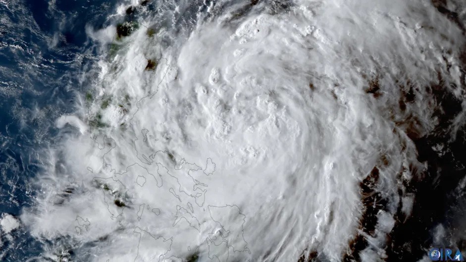 28 Topan Matmo Terjang Vietnam bagian Utara